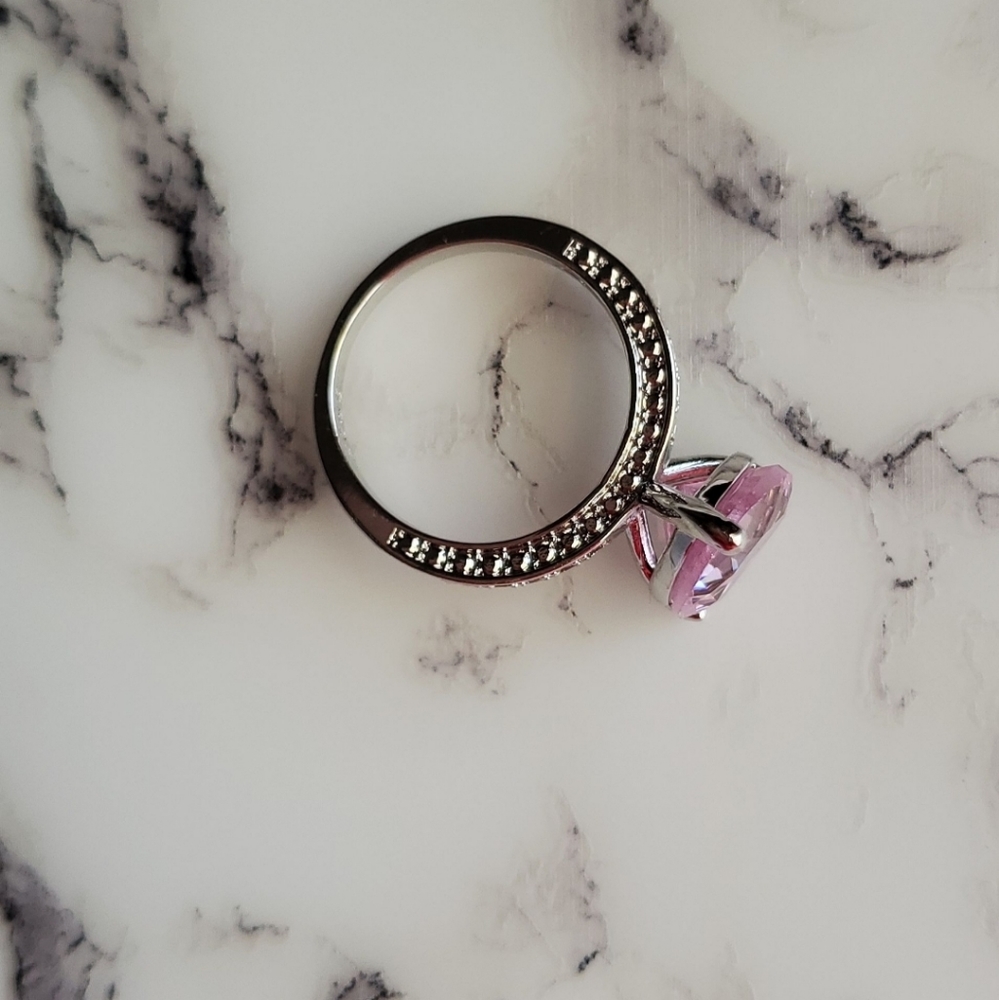 New Elegant Pink Sapphire Heart Ring - Picture 9 of 9